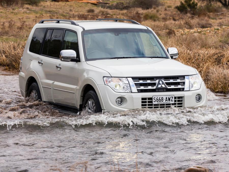  Mitsubishi Pajero 5-Door 2011 года  (AU) (фото 13 из 20)